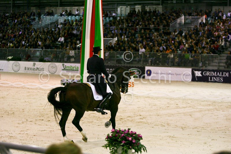 LAUGKS_MEGGLE\'S WELTTALL_MILANO_2011_SS2_3049.jpg